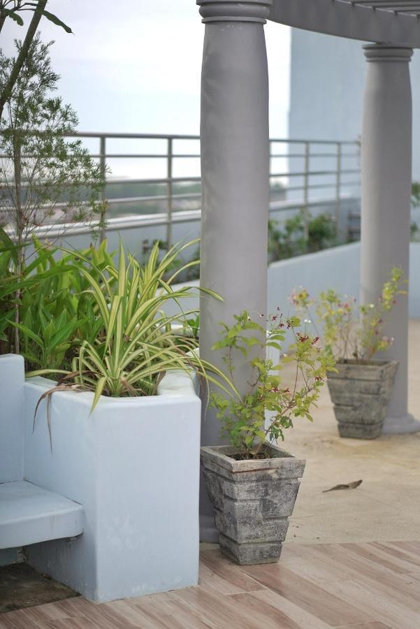 Quince Studio W/ Balcony Orochi Staycation Ph At Loop Tower Cdo Cagayan de Oro Eksteriør bilde